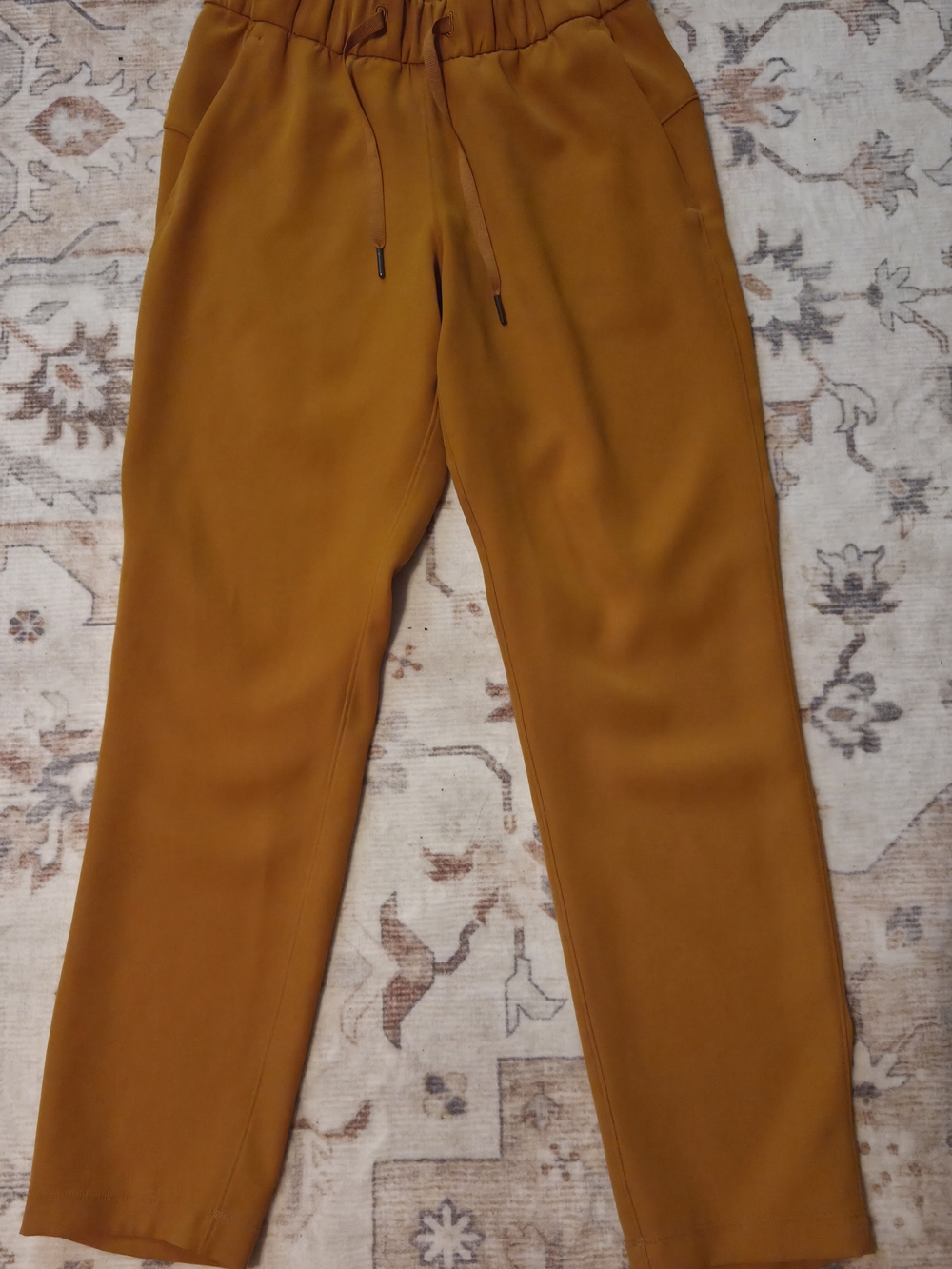 Lululemon On the Fly 7/8 Pant *Woven - Fools Gold - Size 4